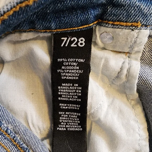 Kendall + Kylie Shorts 7/28 The Icon Short Distressed Cut Off Denim Blue Size 28 - Picture 8 of 9